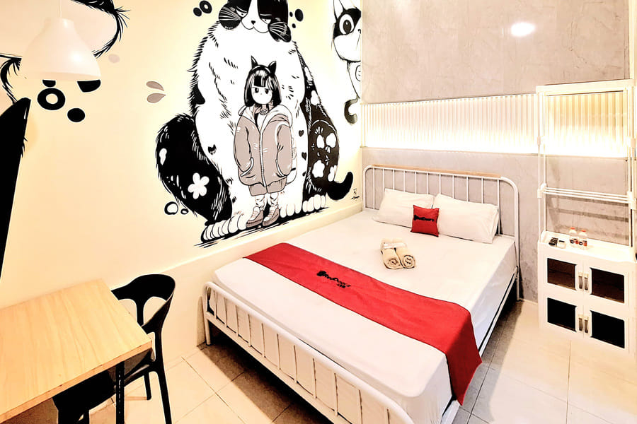 RedDoorz @ Victoria Hotel near Stasiun Blitar