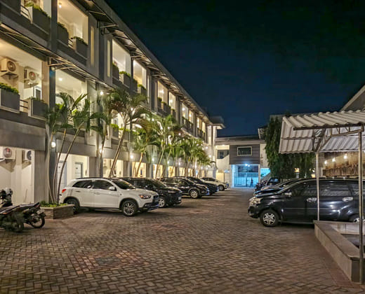 Graha Marina RedPartner near Plaza Marina