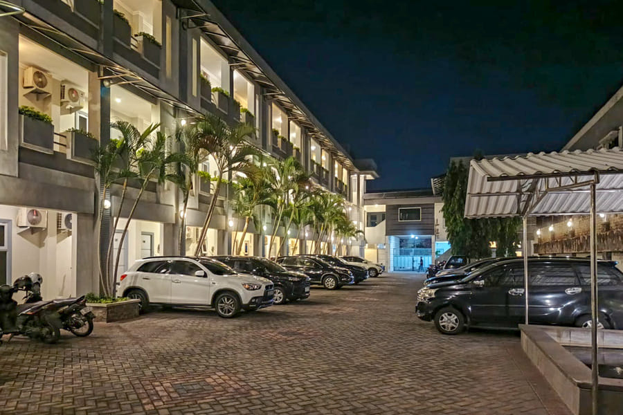 Graha Marina RedPartner near Plaza Marina