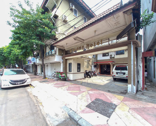 D Hans Hotel Syariah RedPartner near Wisata Religi Sunan Ampel Surabaya