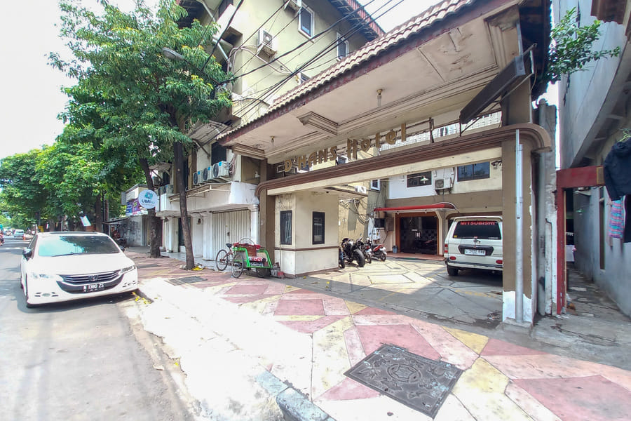 D Hans Hotel Syariah RedPartner near Wisata Religi Sunan Ampel Surabaya