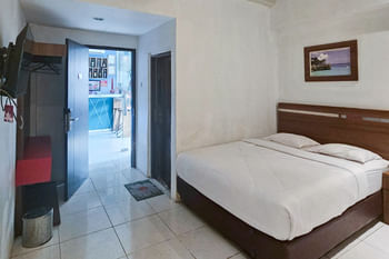 Urbanview Hotel Anata Inn