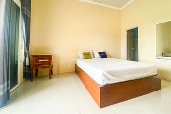 Urbanview Griya Lota Guest House Banyuwangi