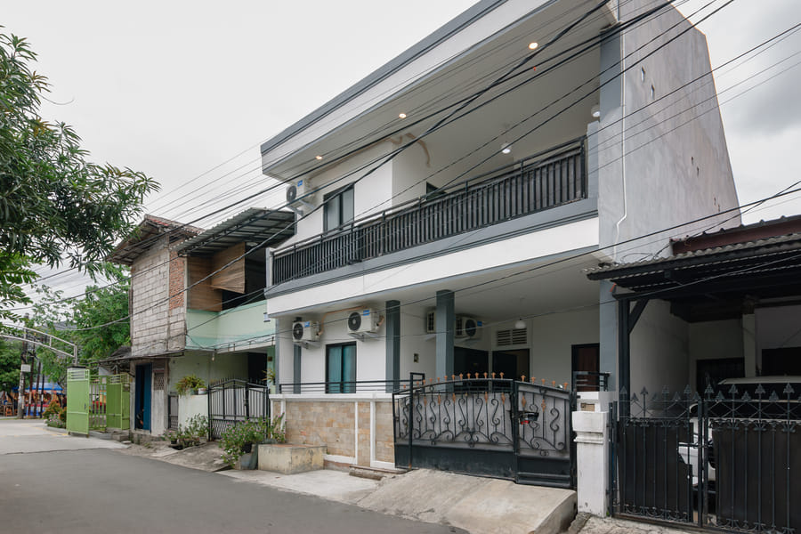 RedDoorz @ Flamboyan Harapan Indah