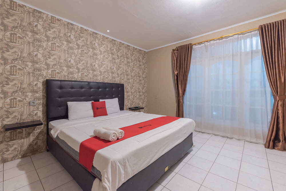 Deluxe Room with Pool View