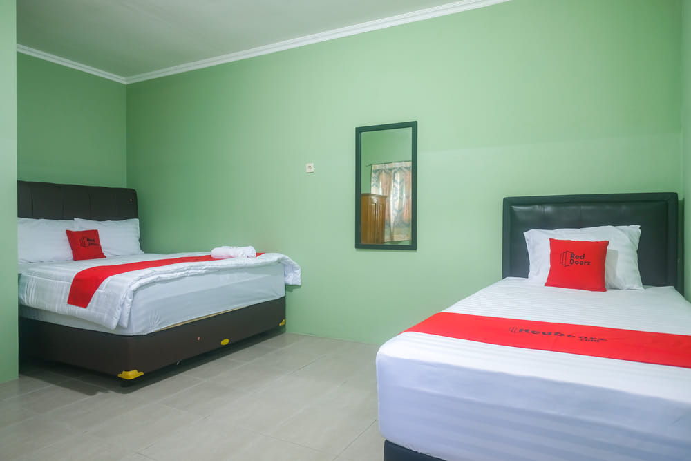 RedDoorz Family Room