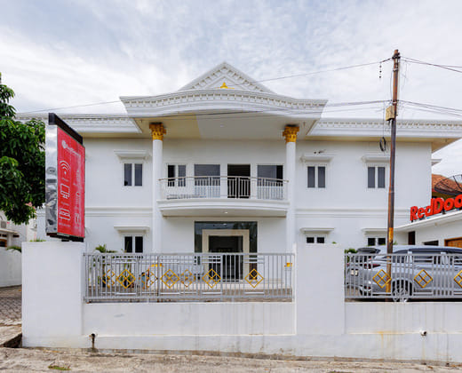 RedDoorz Syariah near Transmart Lampung