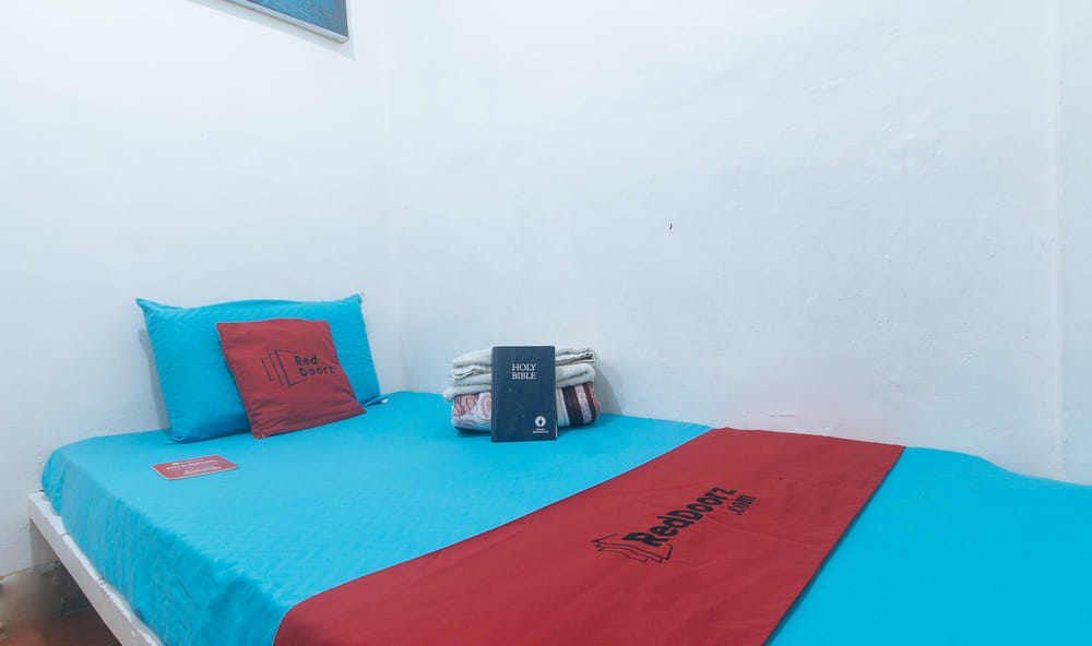 RedDoorz Single Room
