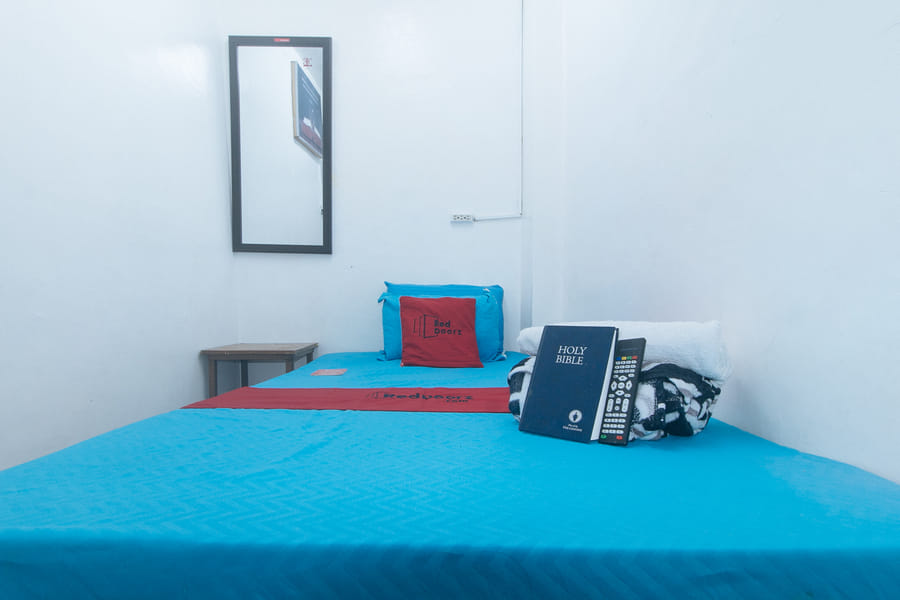 RedDoorz near OWWA Pasay