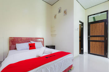 RedDoorz Syariah near Institut Teknologi Sumatera ITERA Lampung