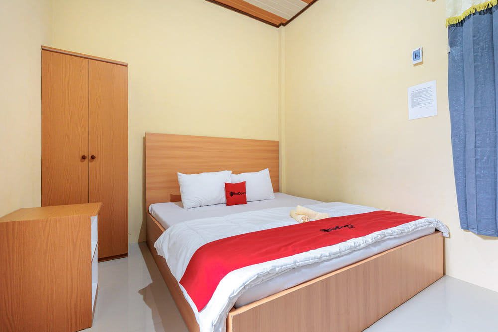RedDoorz Room