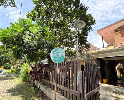 Tini's Guest House Malang RedPartner