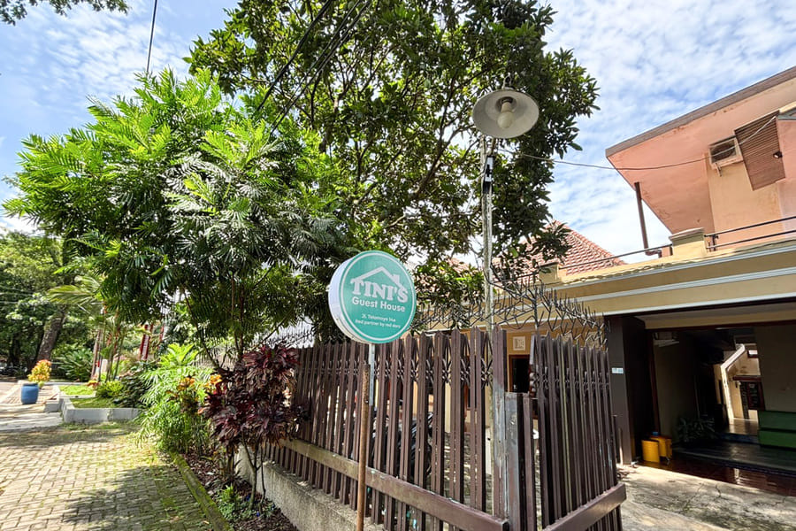 Tini's Guest House Malang RedPartner