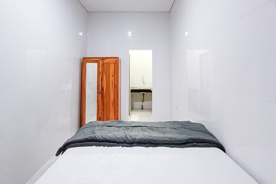 Widi Guest House near GWK Mitra RedDoorz
