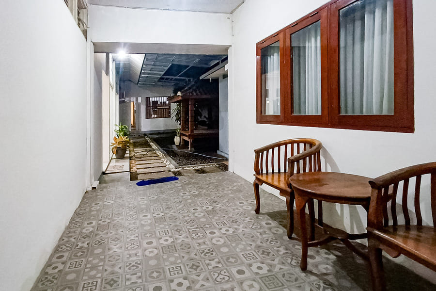 RedDoorz @ RRR Guesthouse Mataram