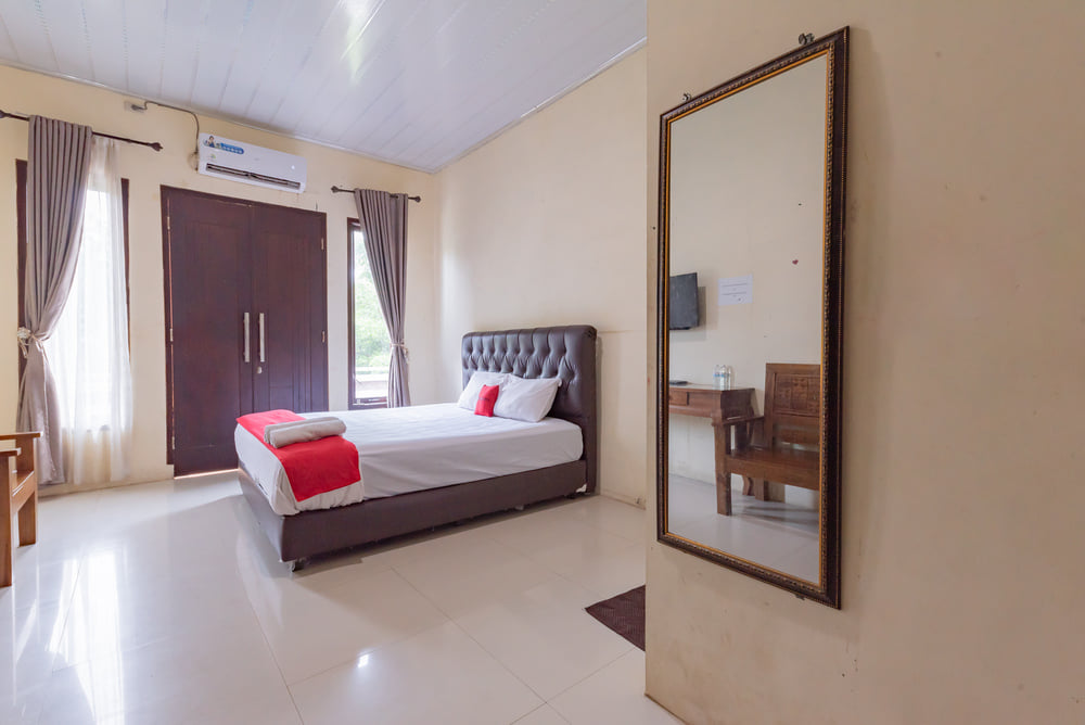 RedDoorz Room