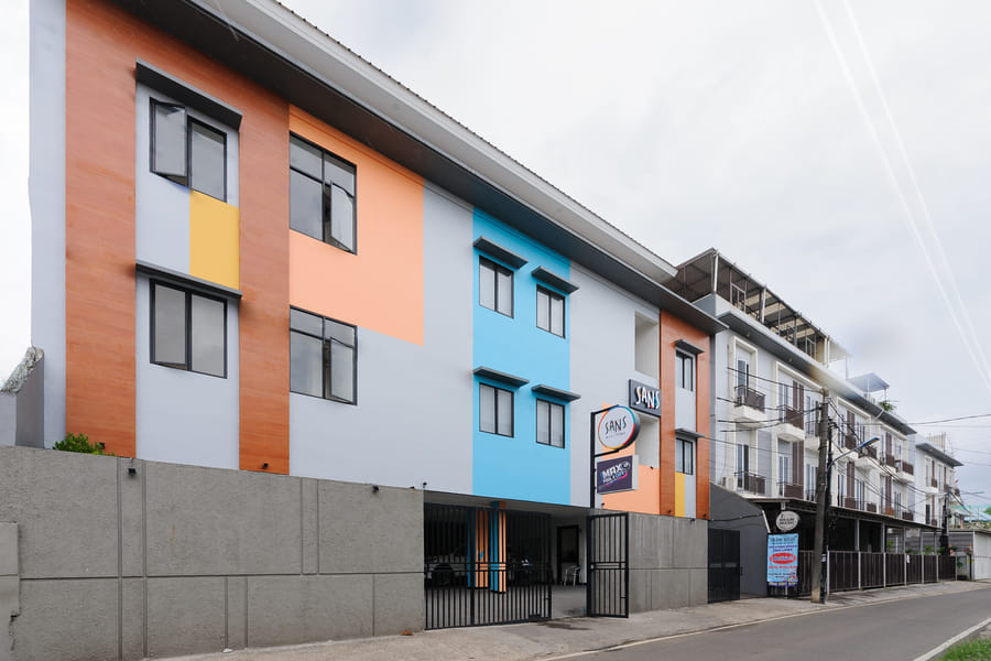 Sans Hotel Max Living Cengkareng