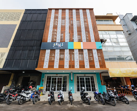 Sans Hotel Cengkareng