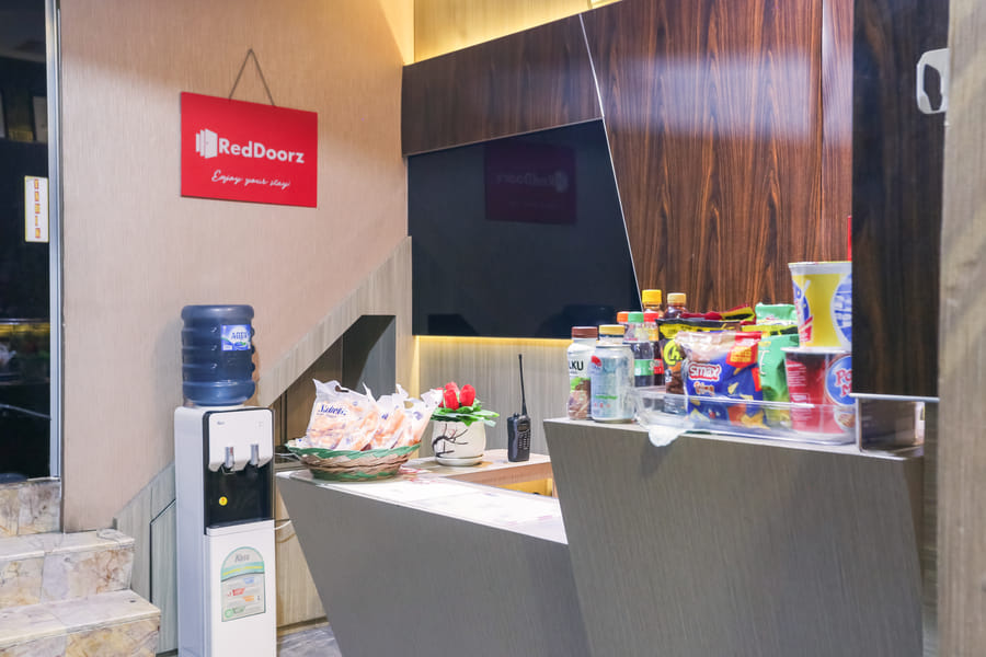 RedDoorz Plus @ Simpang USU Medan