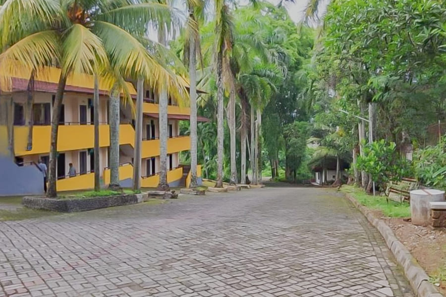 RedDoorz @ Hotel Kumala Pelabuhanratu