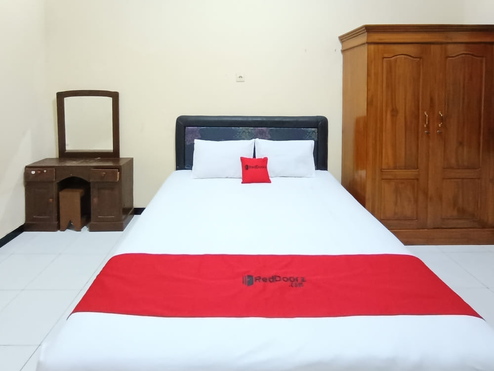 RedDoorz Room