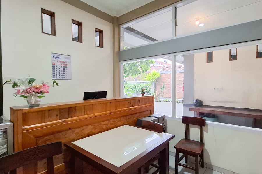 RedDoorz Syariah @ Jalan Panglima Sudirman Probolinggo