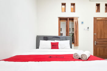 RedDoorz Syariah @ Jalan Panglima Sudirman Probolinggo