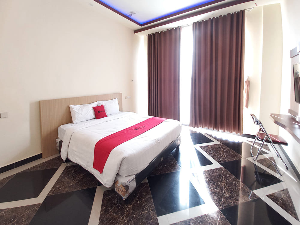 RedDoorz Room