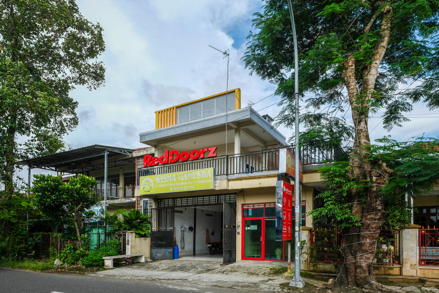 RedDoorz Syariah near Alun Alun Kebumen