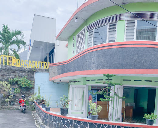 Urbanview Hotel Syariah near UPI Sumedang