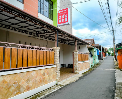 RedDoorz @ Syariah House Purwokerto