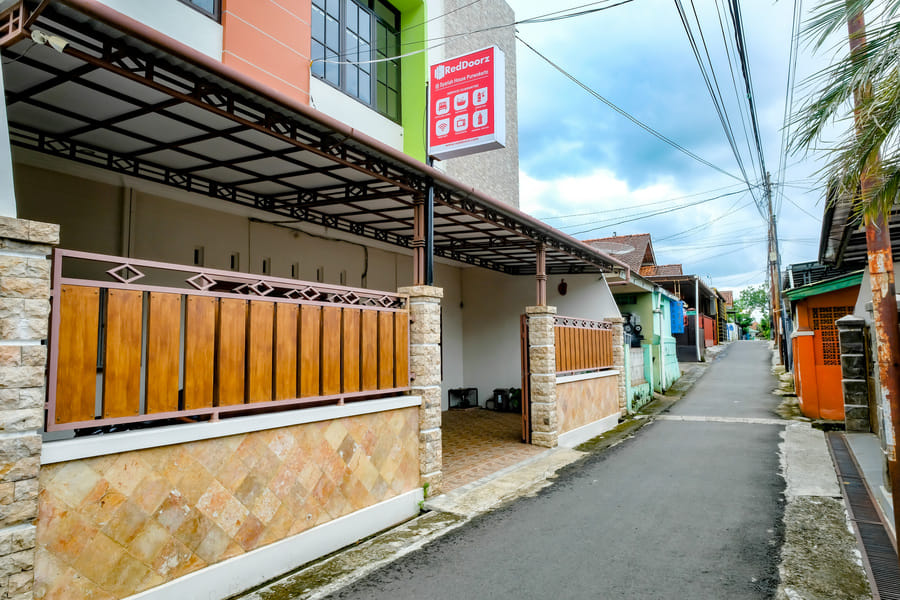 RedDoorz @ Syariah House Purwokerto