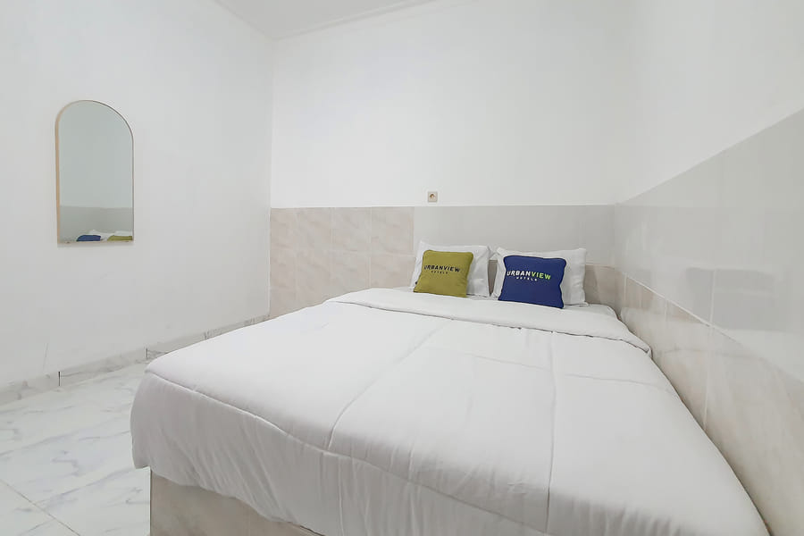 Urbanview Aurel House Cirebon