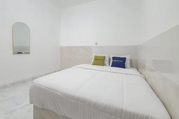 Urbanview Aurel House Cirebon