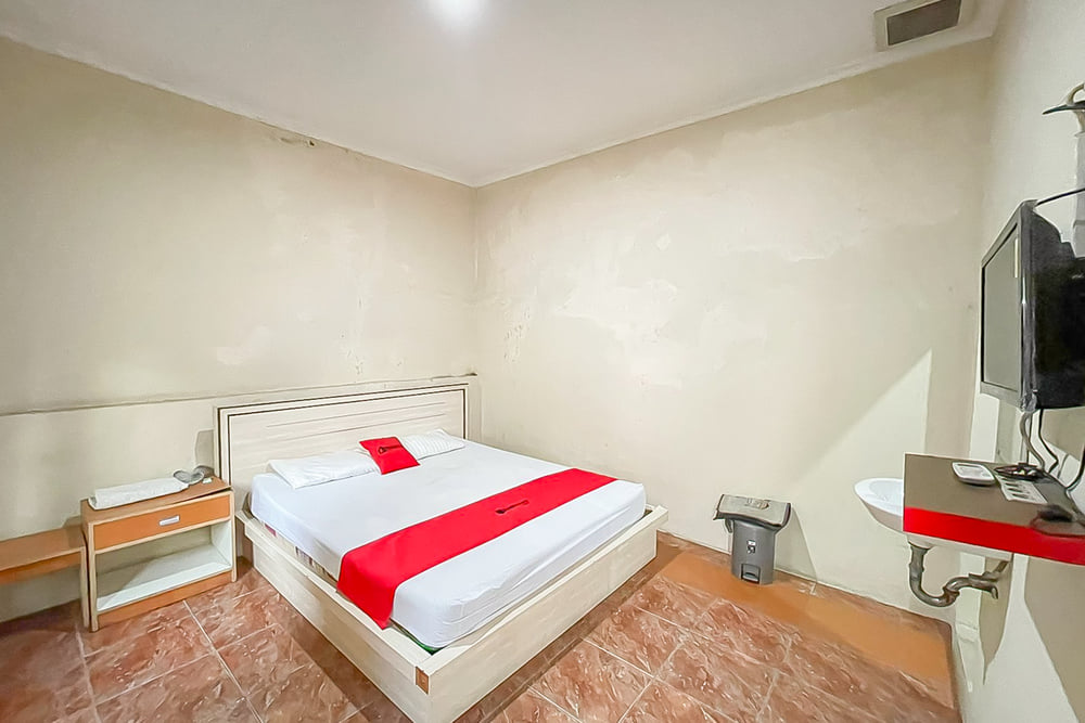 RedDoorz Room