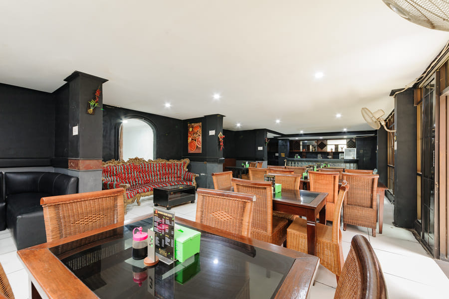 RedDoorz Plus near RSCM Jakarta