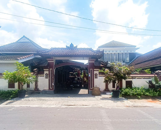Astri Homestay Carkranegara Mataram Mitra RedDoorz
