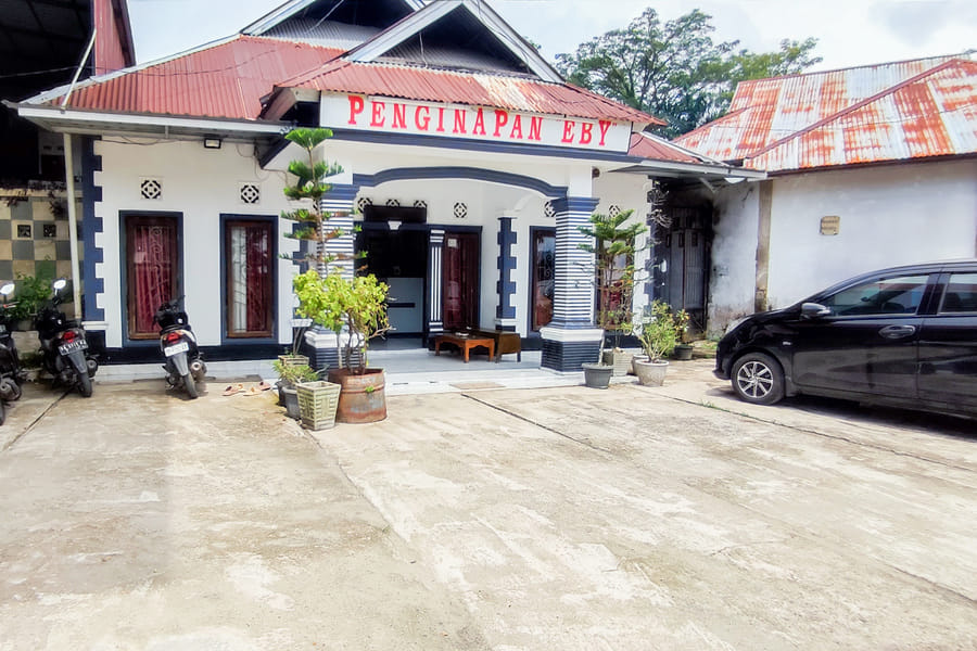 RedDoorz Syariah @ Penginapan Eby Padang