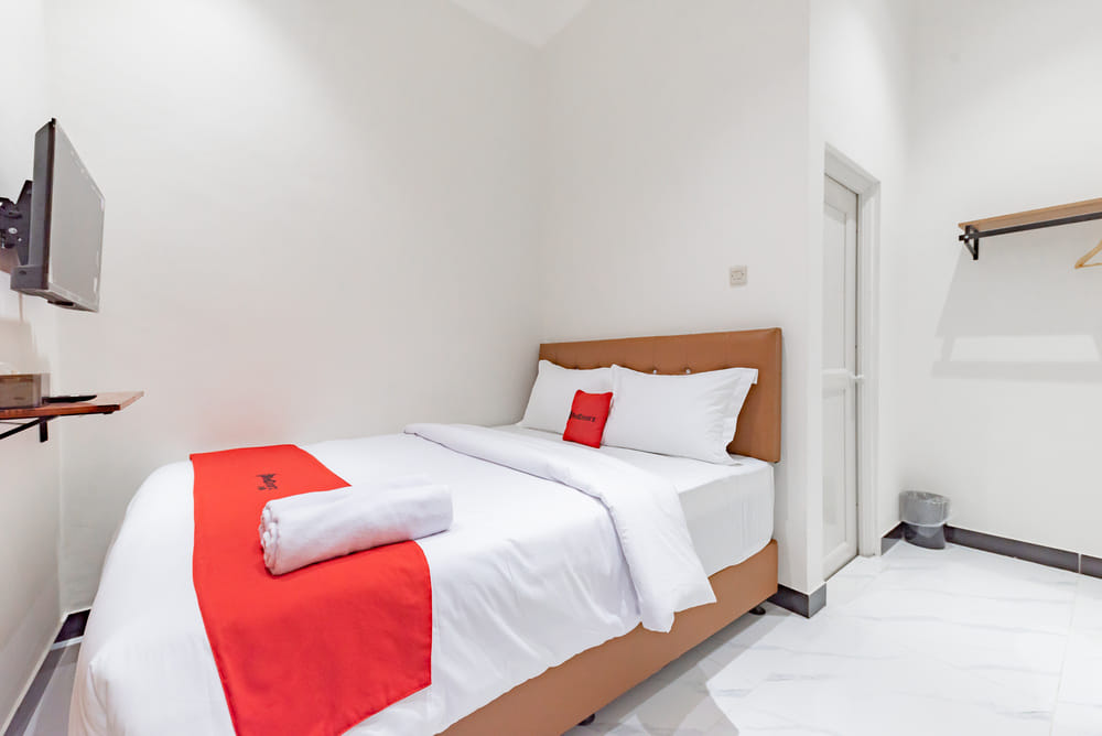 RedDoorz Room