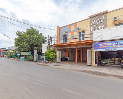 Urbanview Hotel Rifal Home Tegal