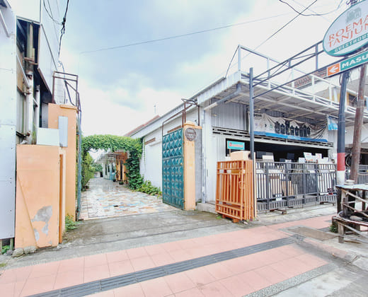 Urbanview Roemah Tanjung Blitar