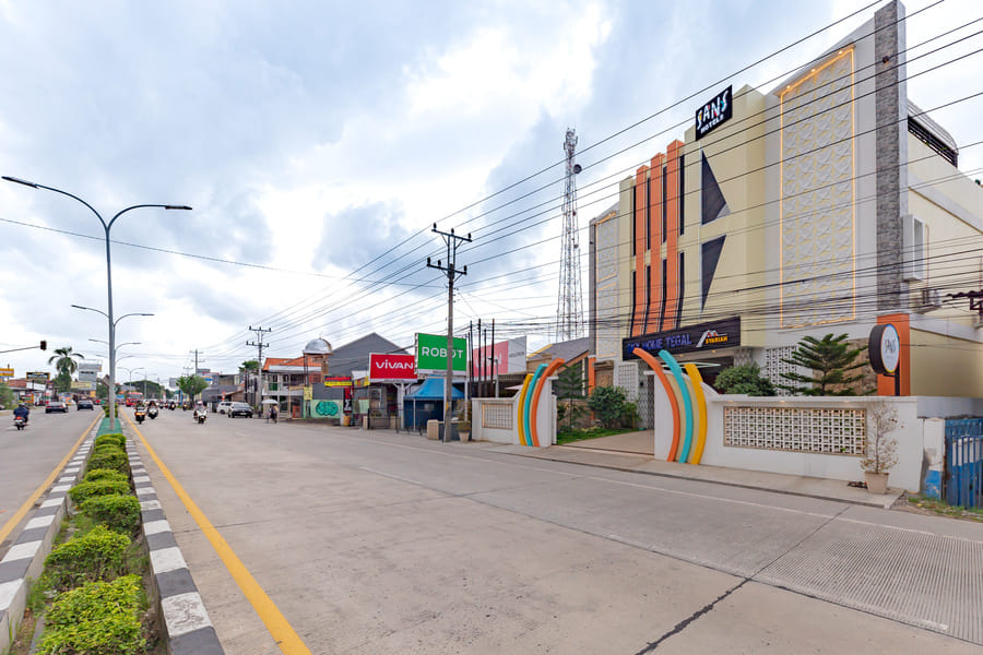 Sans Hotel Sky Home Syariah Tegal