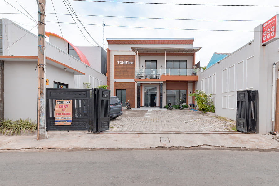 RedDoorz Syariah near Alun Alun Tegal 2