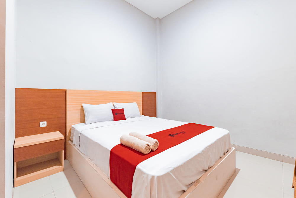 RedDoorz Room