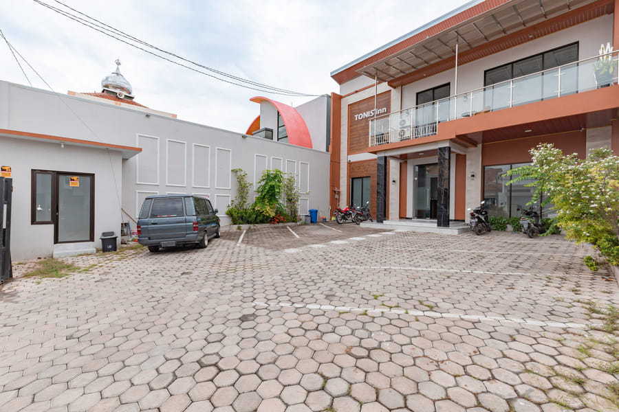 RedDoorz Syariah near Alun Alun Tegal 2