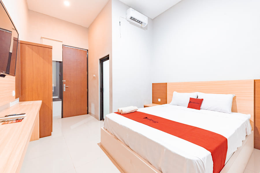 RedDoorz Syariah near Alun Alun Tegal 2