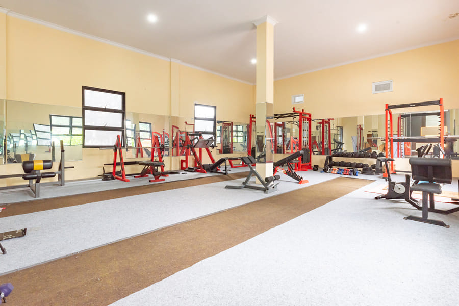 RedDoorz Near Alun Alun Slawi