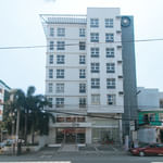 RedDoorz @ LuxeLite Suites Makati
