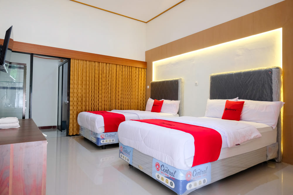 RedDoorz Family Room