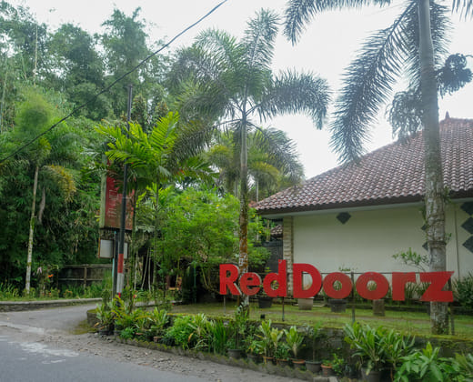 RedDoorz near Museum Gunung Merapi